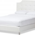 beds with white headboard