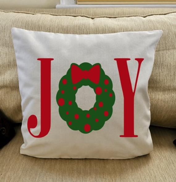 Christmas pillows – learn more about seasonal throw pillows!