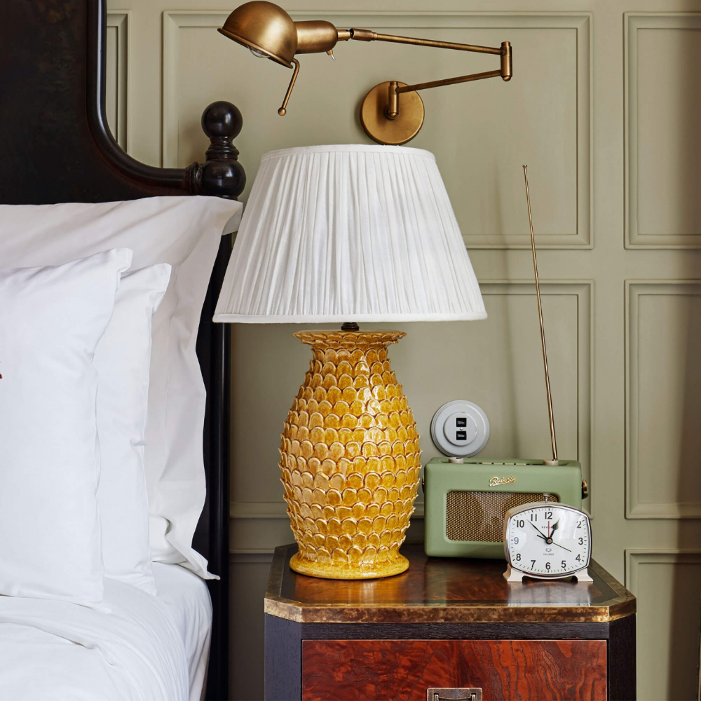 Decorate your room with yellow bedside lamps