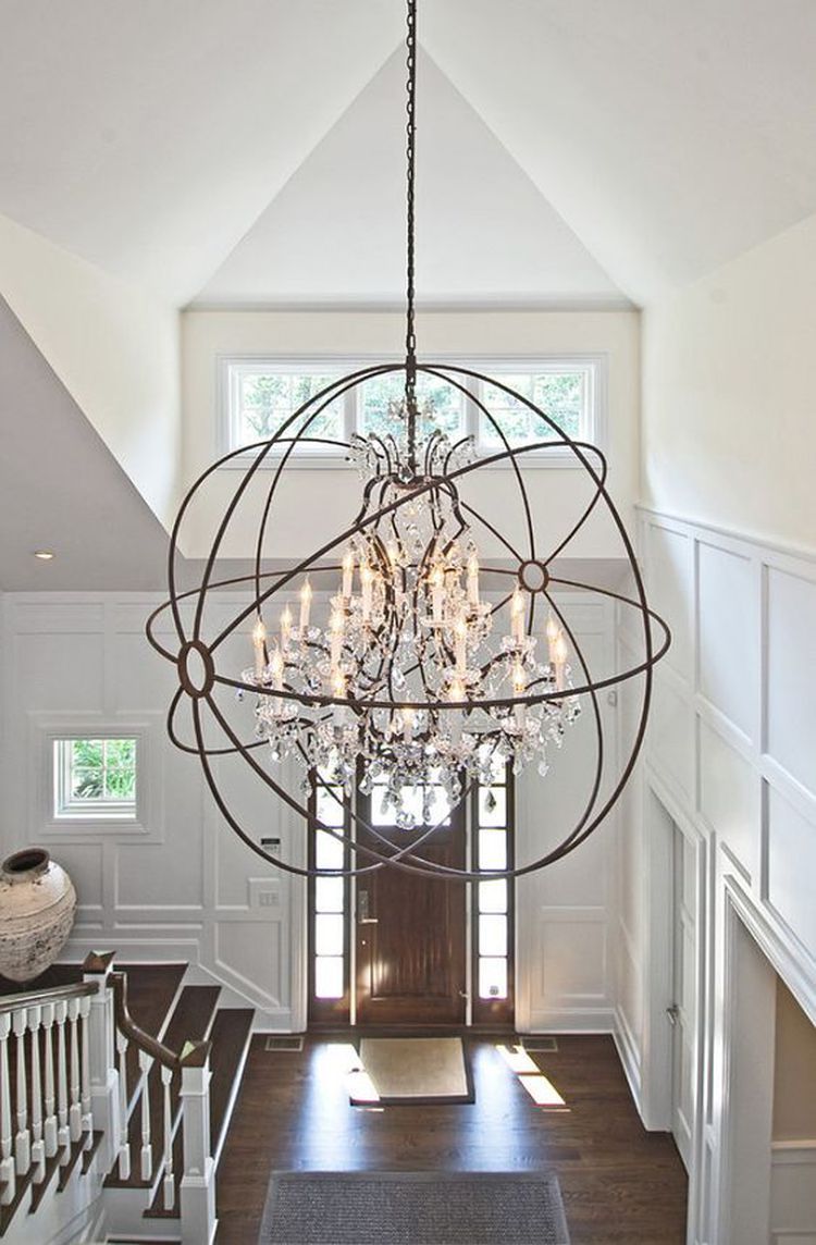 How to choose the right chandeliers in the foyer?