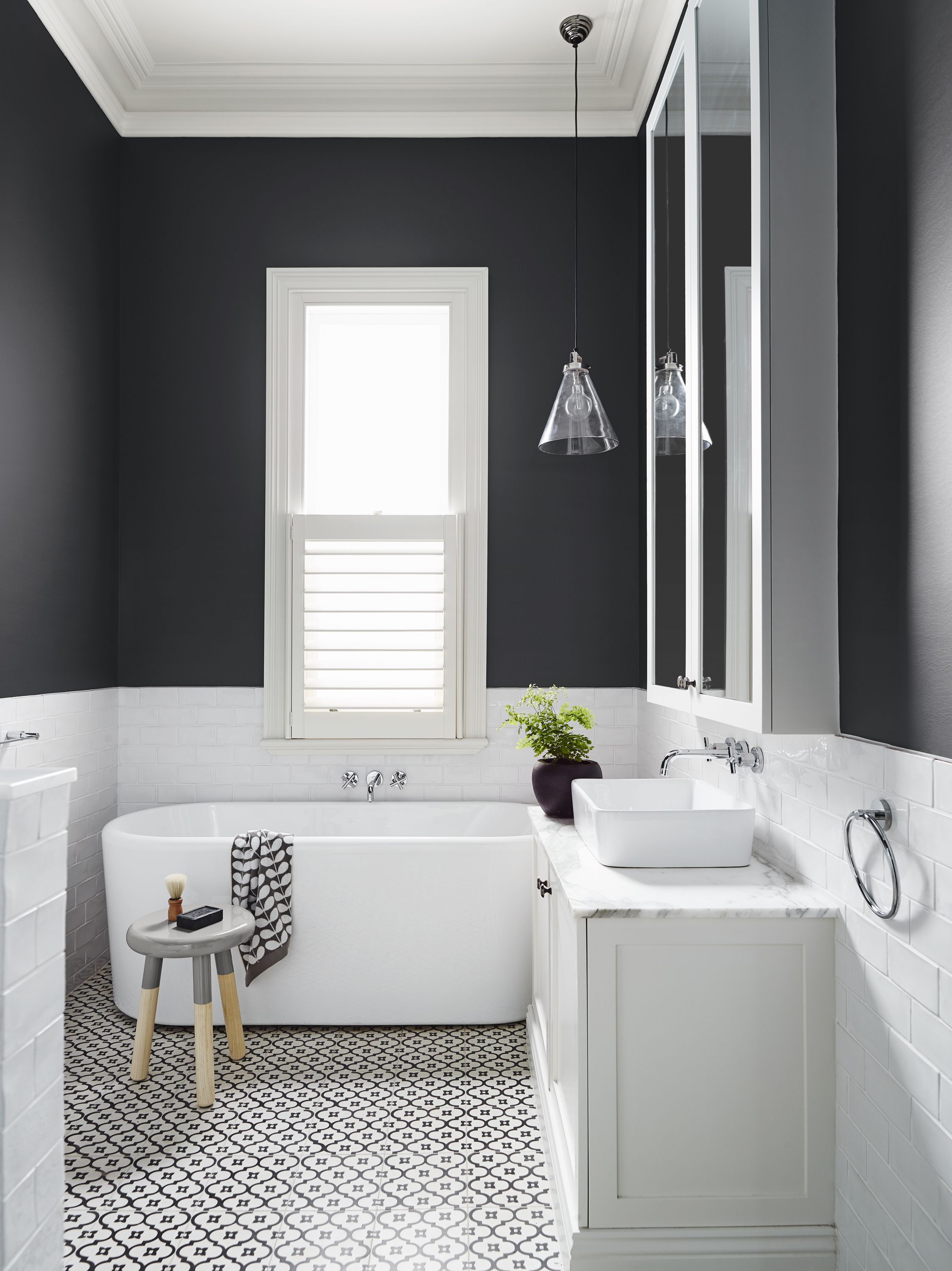 modern black and white bathroom ideas