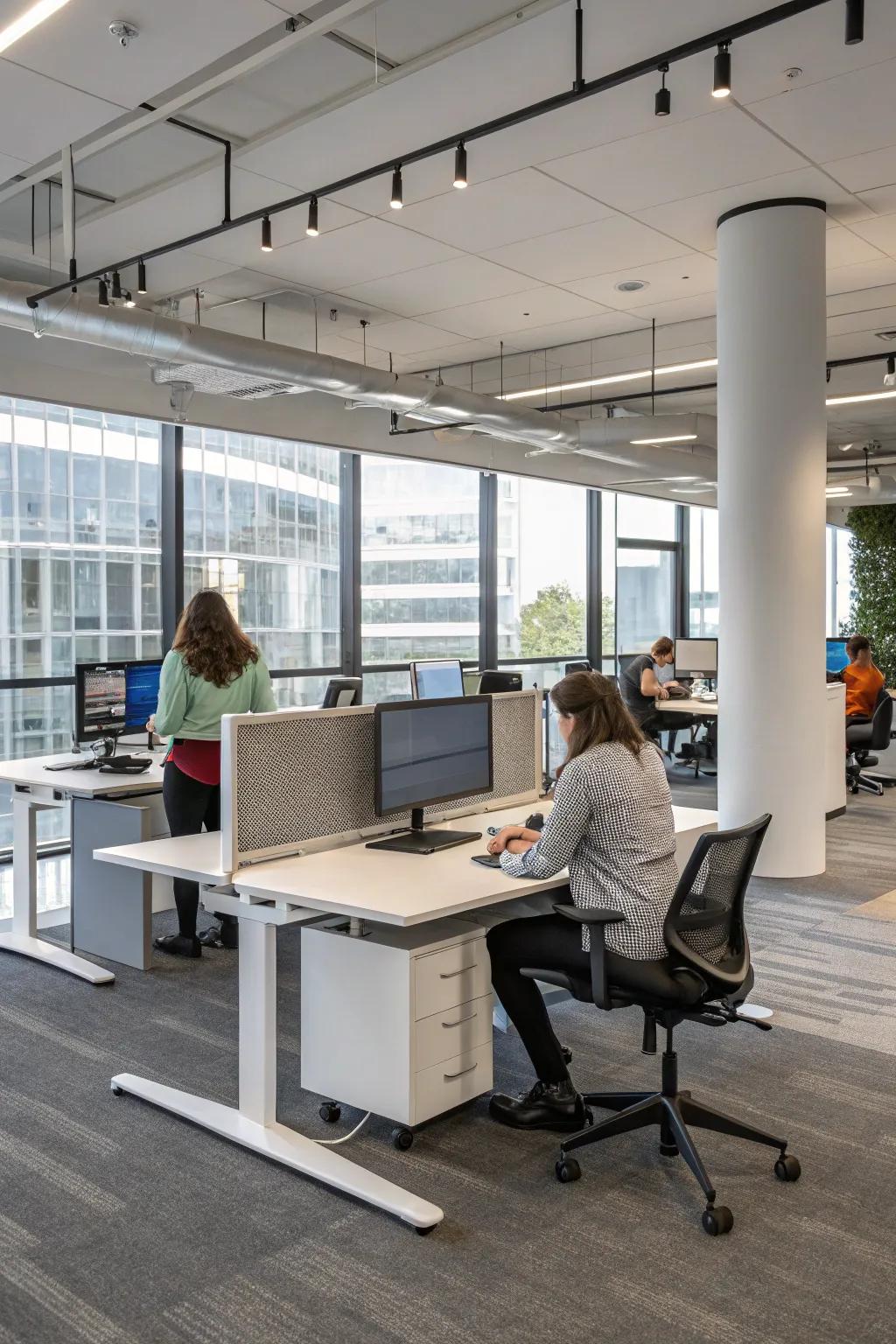 Flexible workspaces accommodate diverse tasks and preferences.